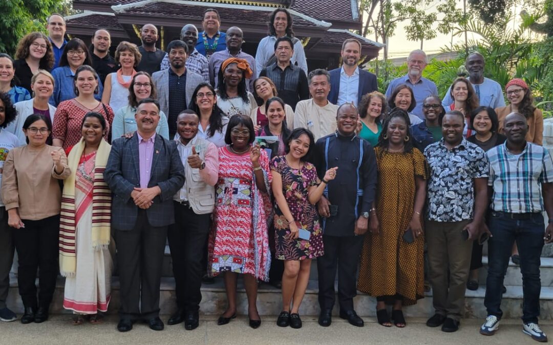 Camilo Niño, secretario técnico de la CNTI participa del encuentro internacional organizado por Rights and Resources Initiative (RRI)  en Tailandia
