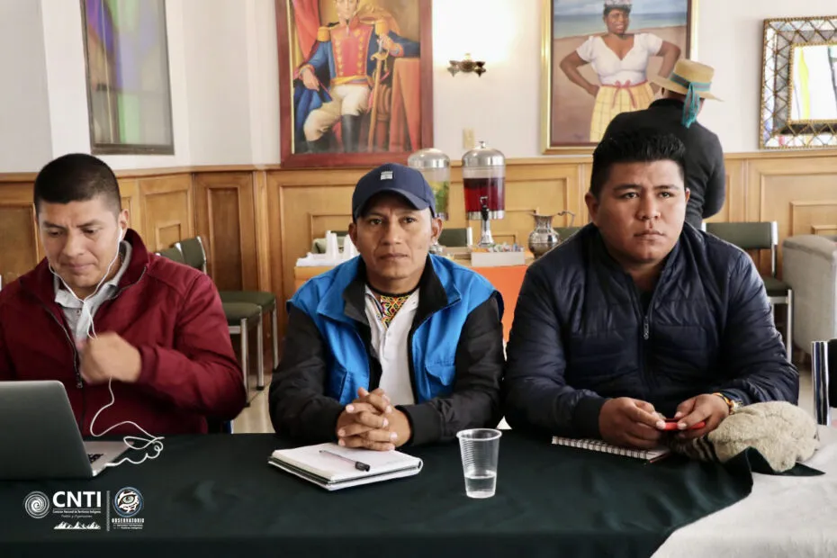 La secretaría técnica y los delegados indígenas se preparan para la sesión mixta de la CNTI