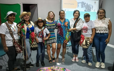 Mujeres indígenas incidiendo en el Wët wët Fxi´zenxi